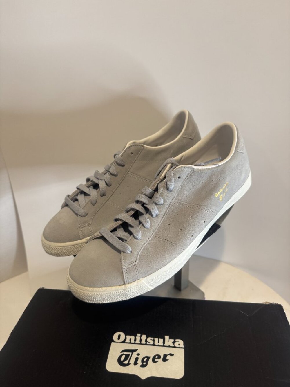Onitsuka Tiger Lawnship Men's Suede Gray sneakers NEW